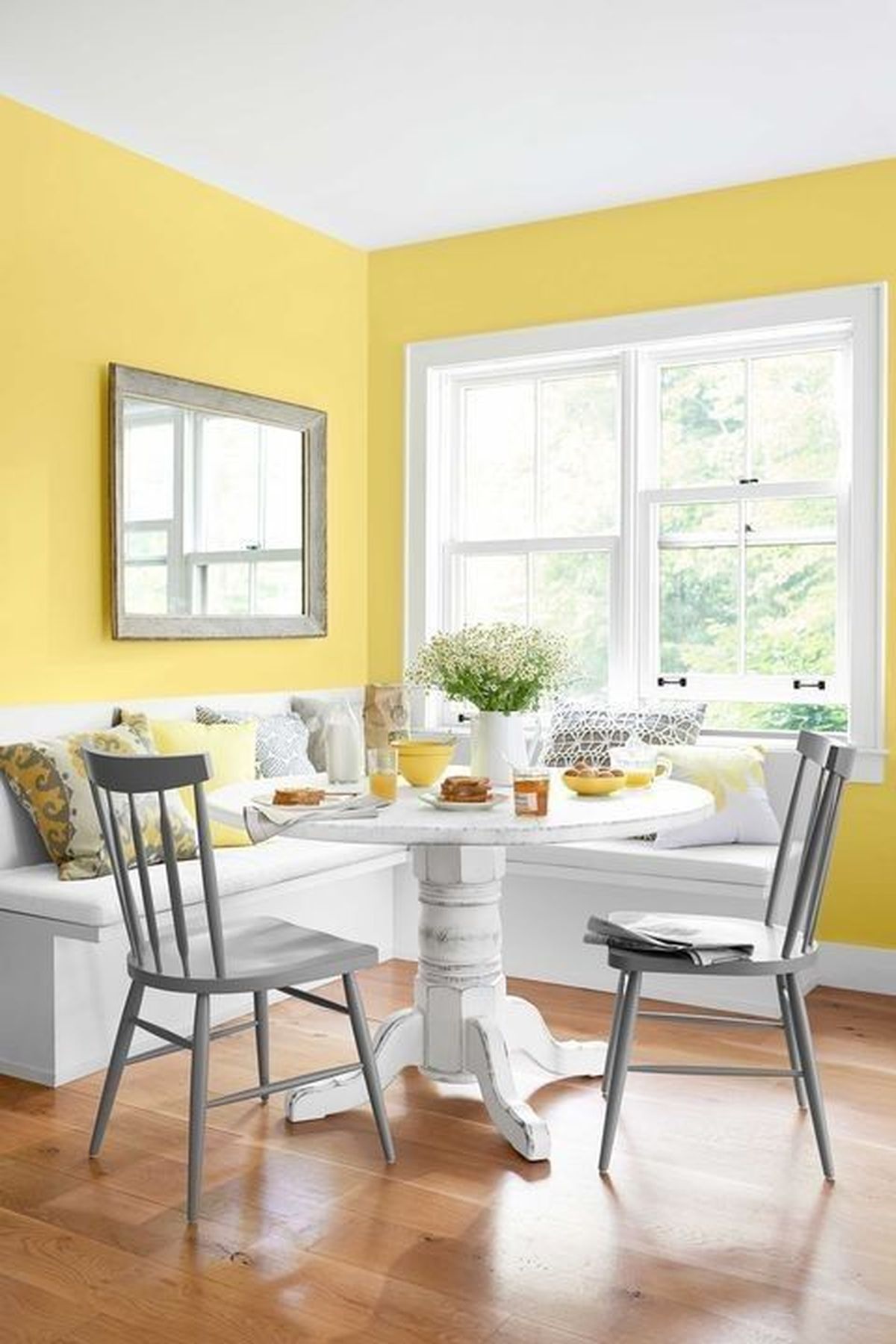 comedor amarillo pastel