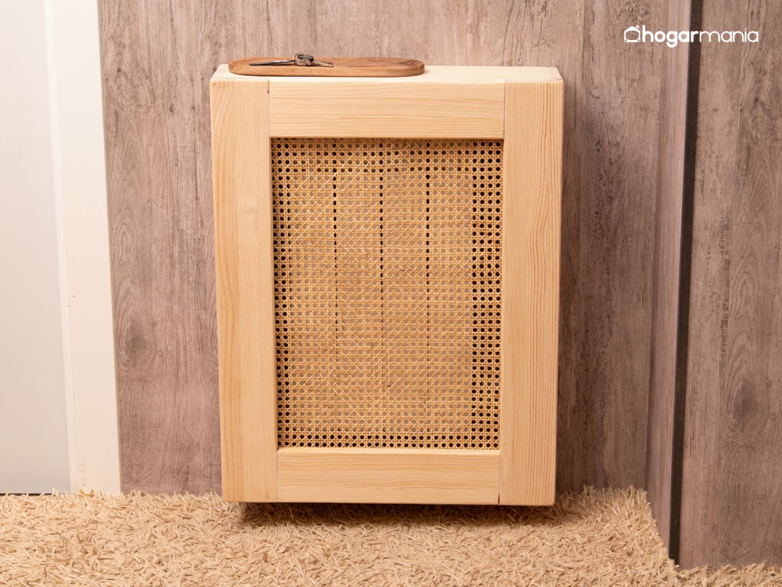 El cubreradiador terminado, una pieza funcional y decorativa que integra el radiador en el espacio sin restar calidez ni estilo.