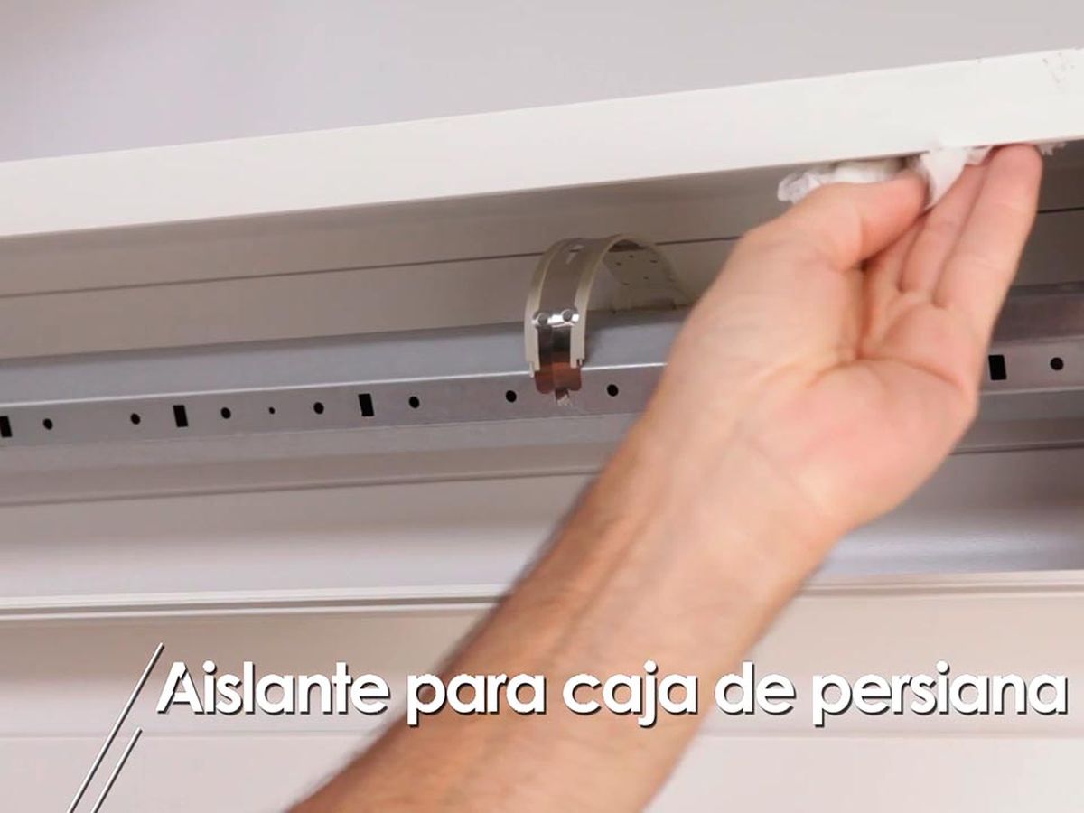 Cómo aislar la caja de la persiana paso 3