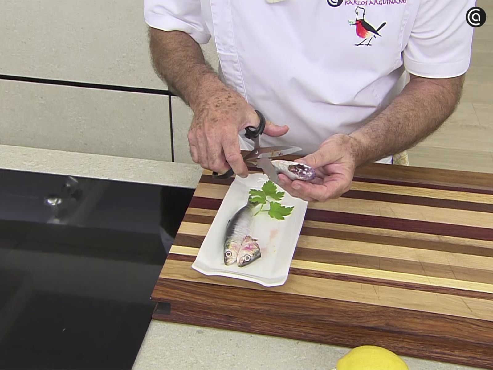 Aprende a limpiar sardinas de forma muy fácil