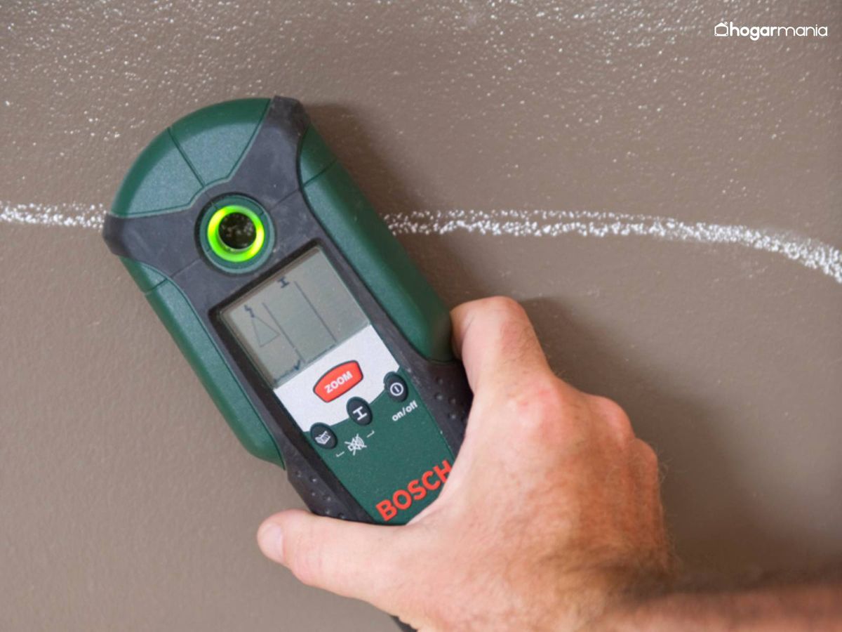 Pasa el detector por al pared