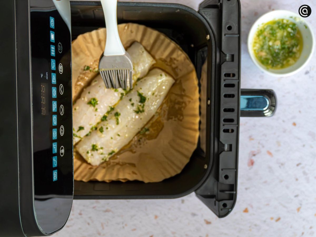 Cocina la merluza en la freidora de aire