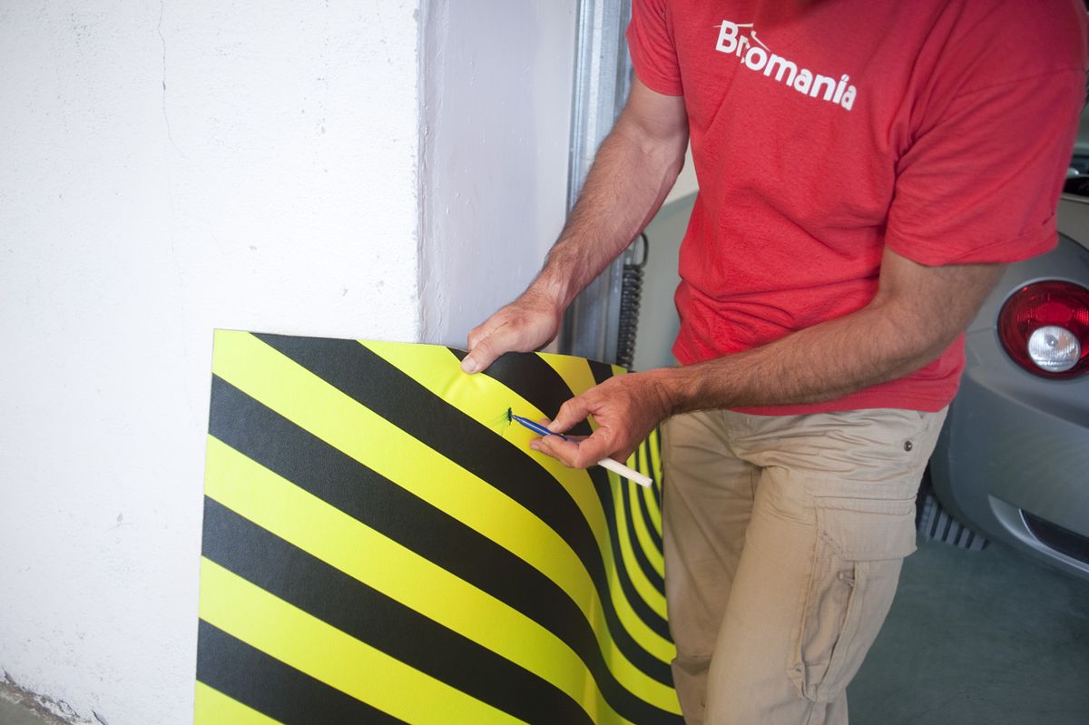 brico2 0659 Protector señalizador garaje paso 2