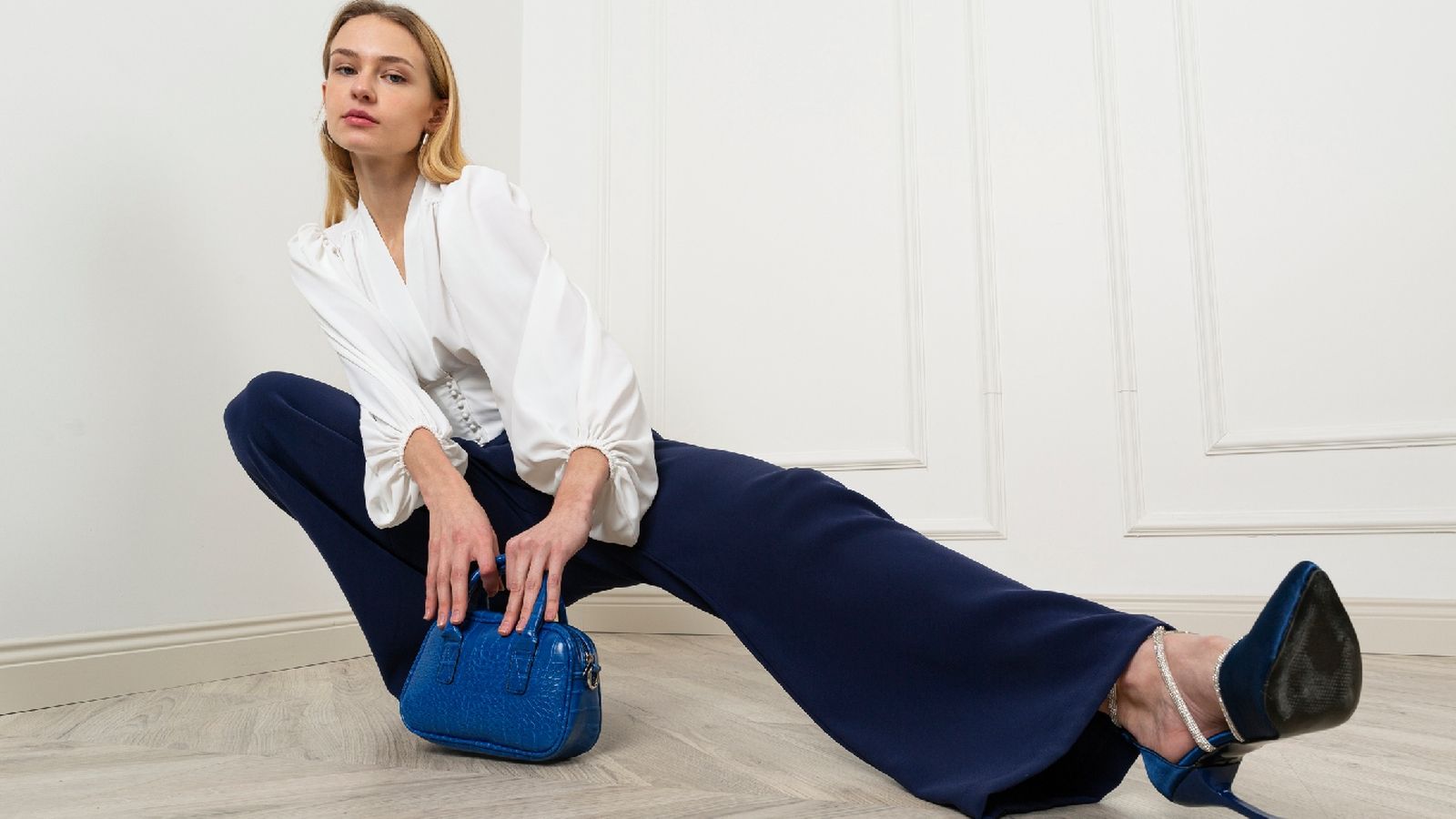 Hay modelos de pantalones que alargan visualmente las piernas