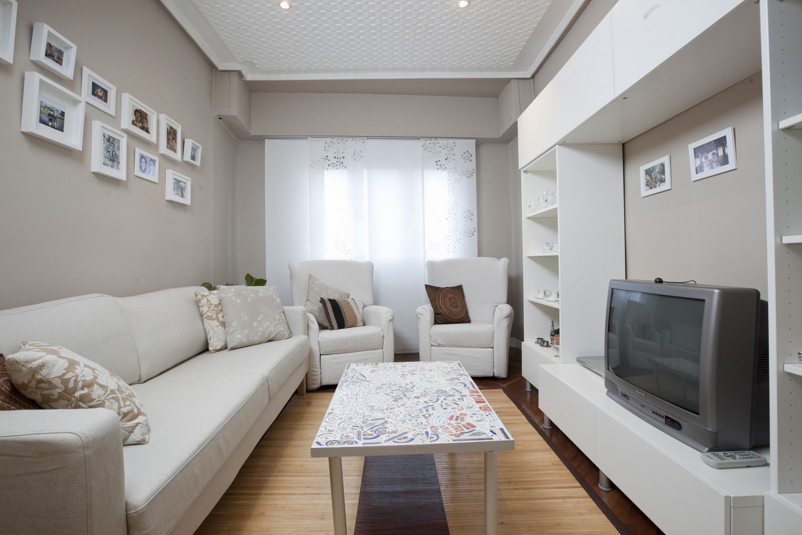 sala estilo gaudi