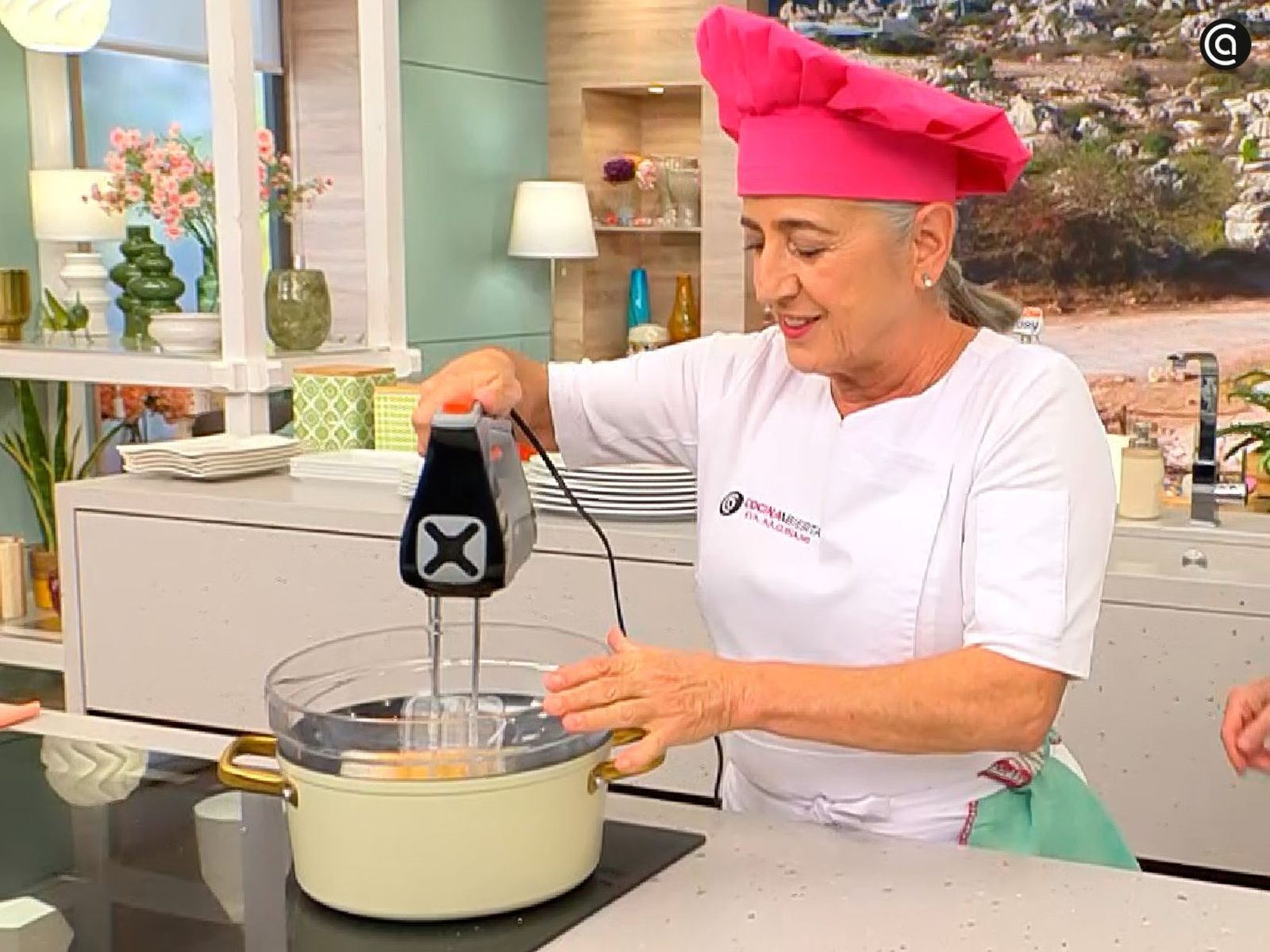 Monta las yemas al baño maría