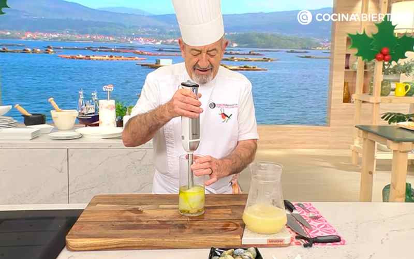 Tritura todos los ingredientes Tritura todos los ingredientes