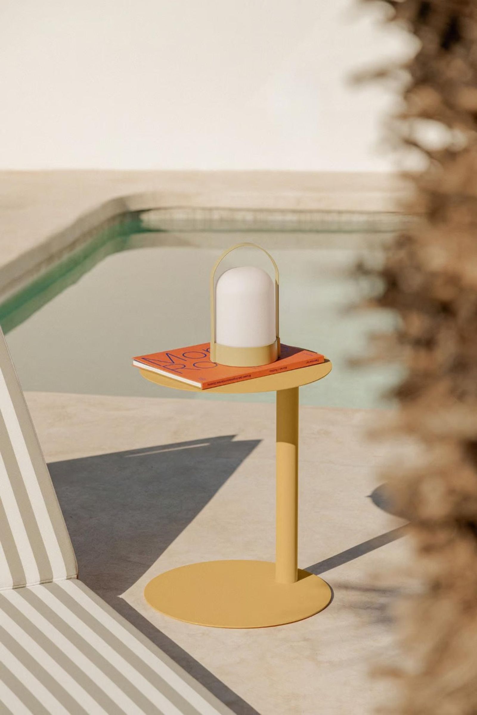 Mesa auxiliar de jardín Yannik.