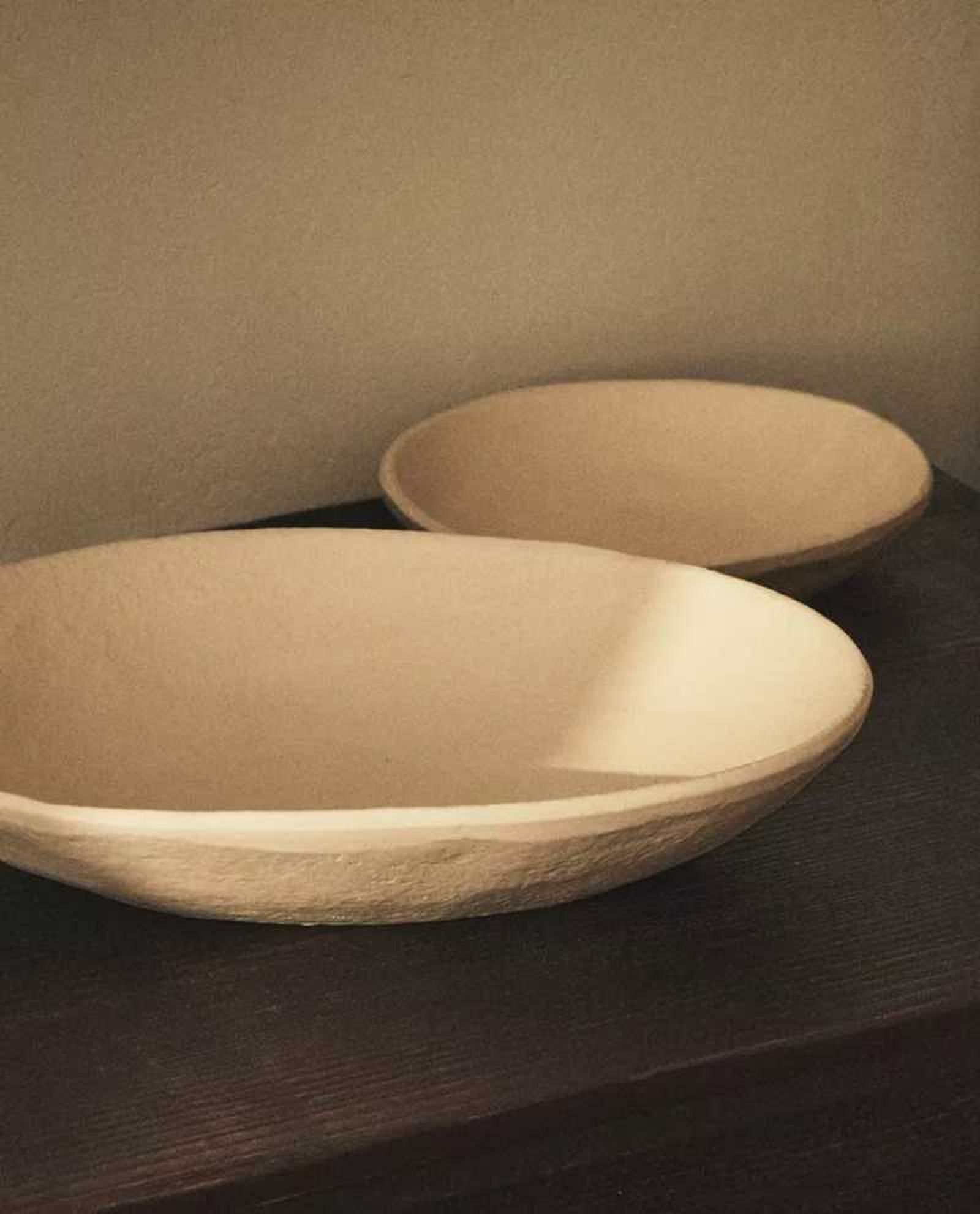 Bandejas decorativas metálicas con efecto piedra. Bandejas decorativas metálicas con efecto piedra.