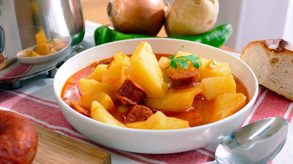 Platos de cuchara de toda la vida  patatas a la riojana