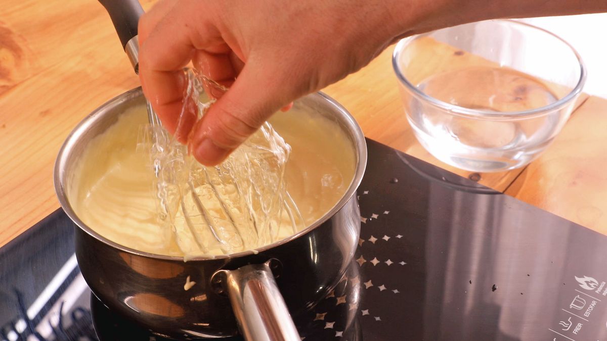 Pastel de galletas, chocolate y crema sin azúcar  paso 3