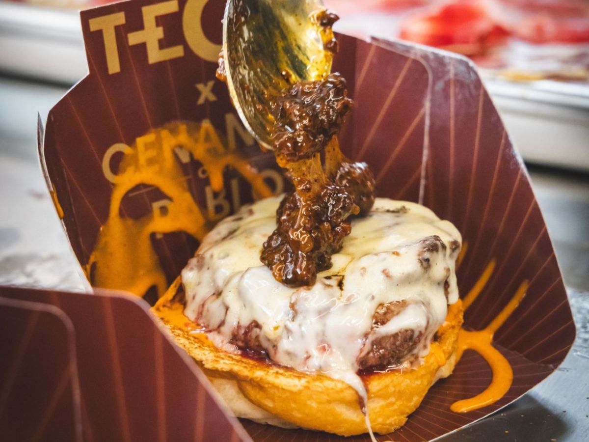 El secreto de muchas burgers modernas está en ese toque final irresistible, como las salsas duclces.