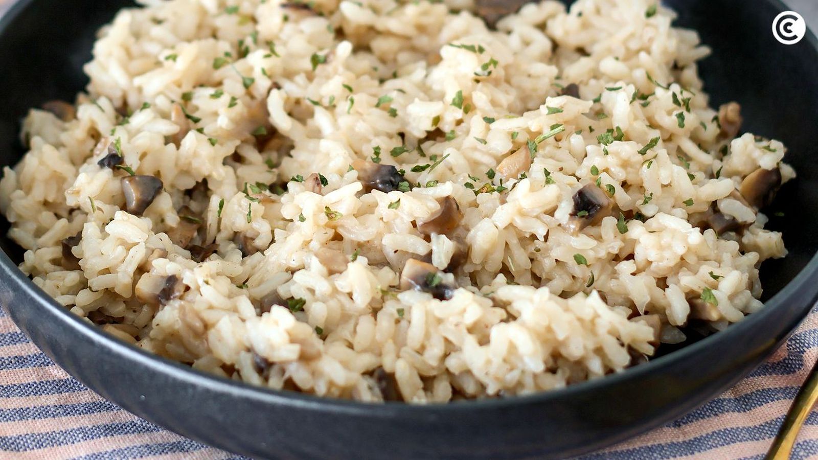 Con qué dar sabor a un arroz sin caldo