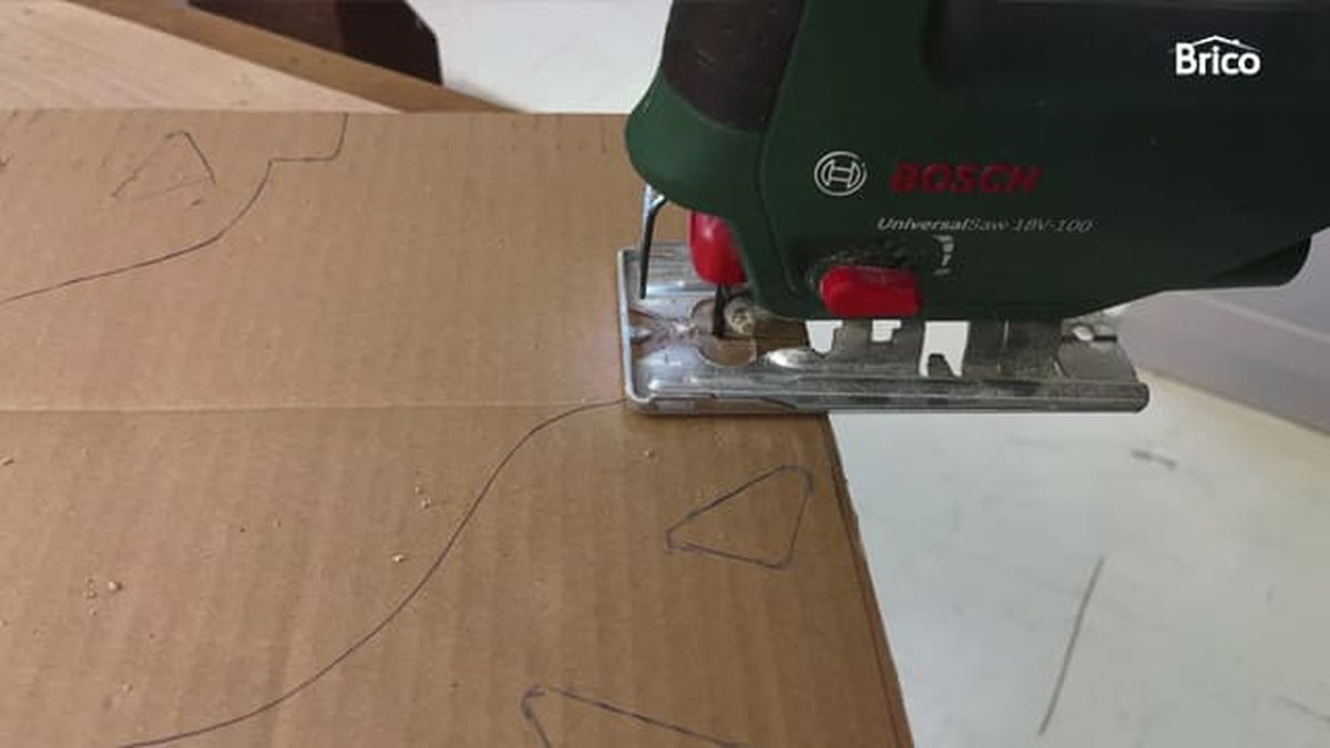 Brico 26 muebles de carton paso8