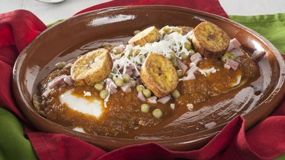 Huevos motuleños, un plato tradicional de la cocina mexicana