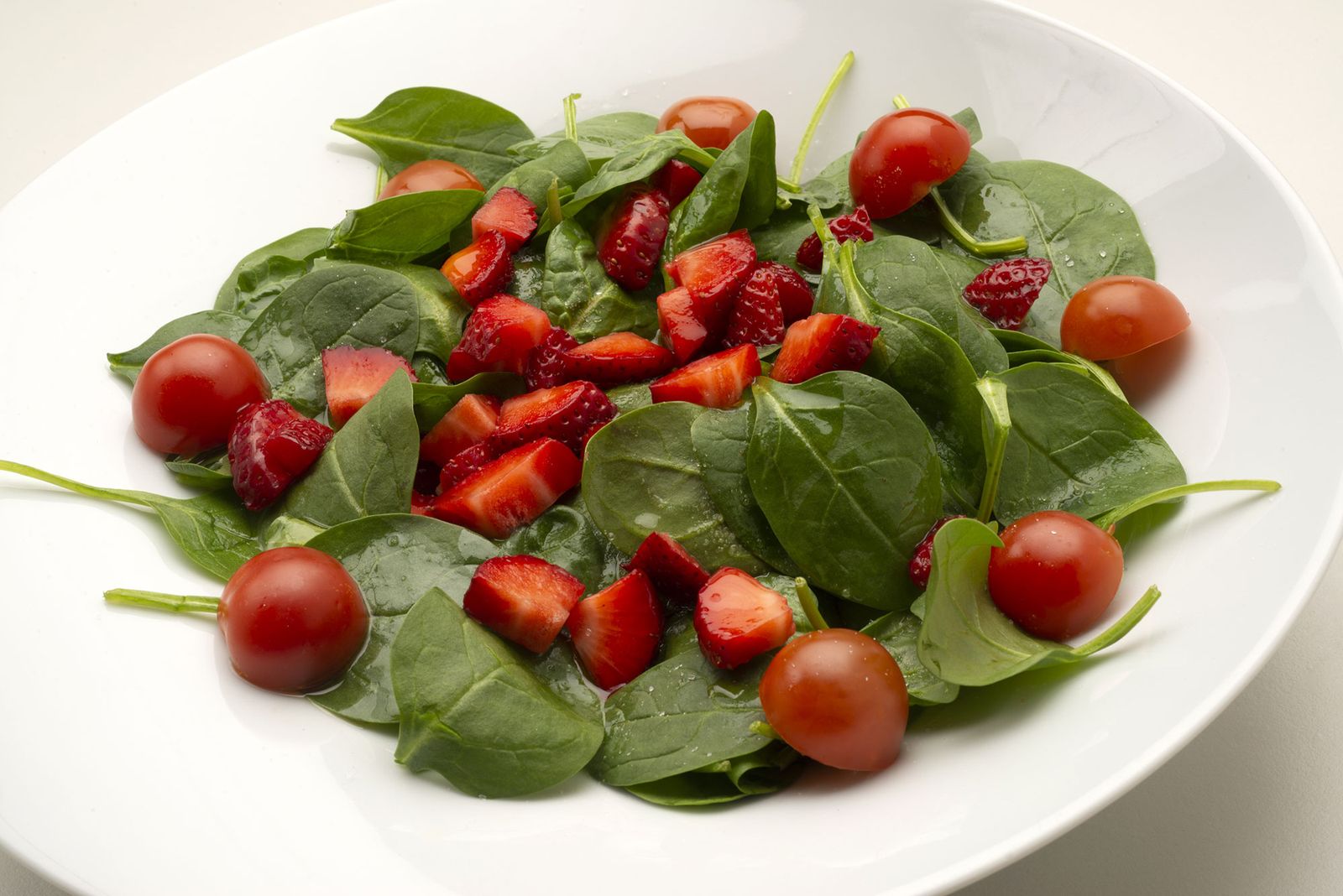 6158 2 Ensalada de espinacas, tomates cherry y fresas xl 6158 2 Ensalada de espinacas, tomates cherry y fresas xl