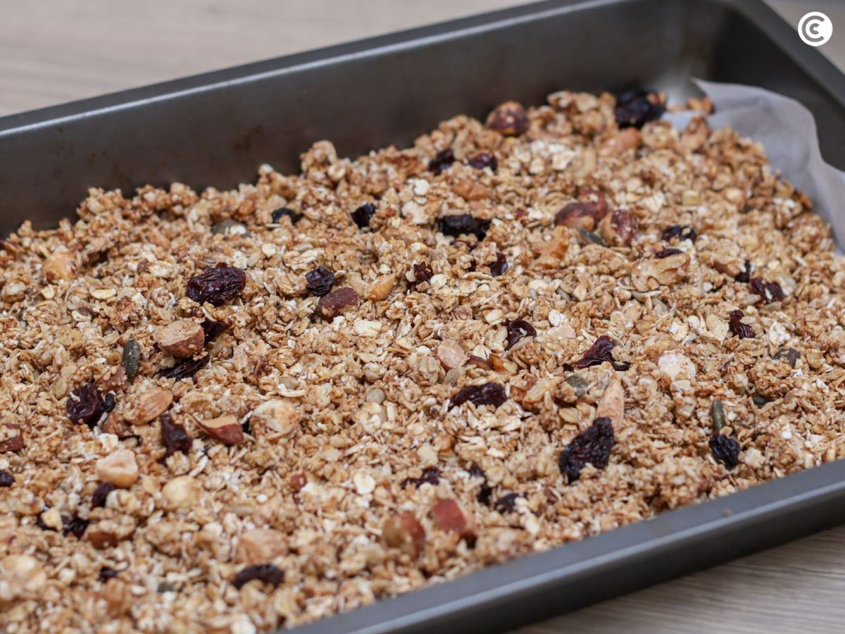 Hornear la granola casera