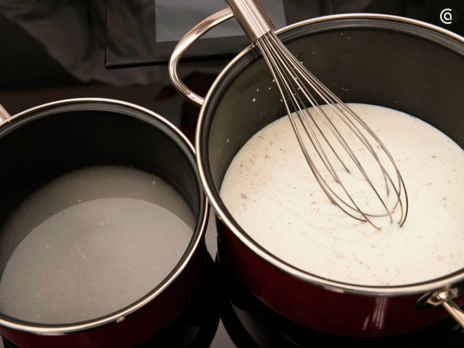 Mezcla los ingredientes  para hacer el jarabe