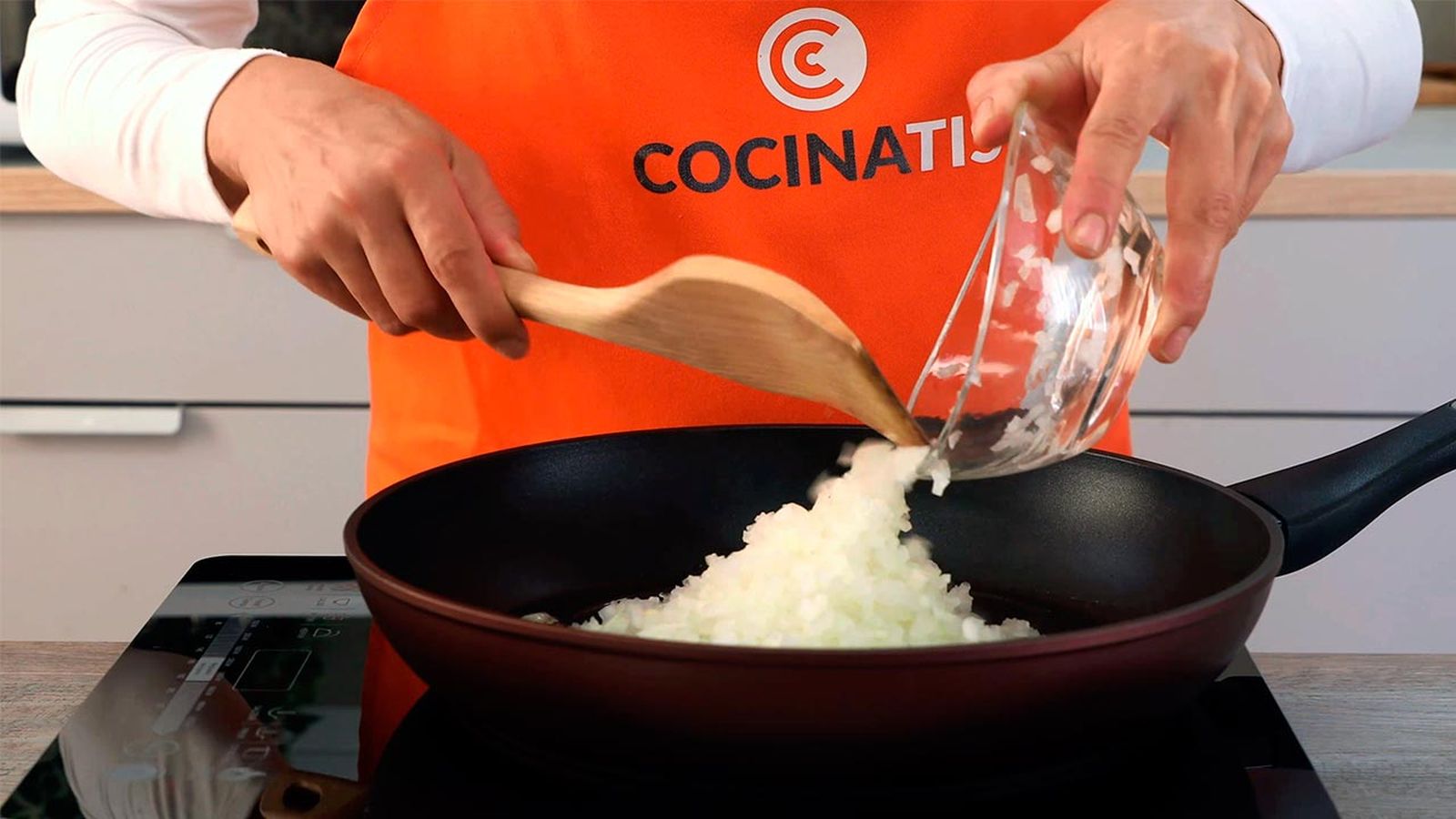 Receta de zarangollo murciano, revuelto de calabacín, cebolla y patata paso 2 Receta de zarangollo murciano, revuelto de calabacín, cebolla y patata paso 2