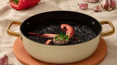Arroz negro con pulpo