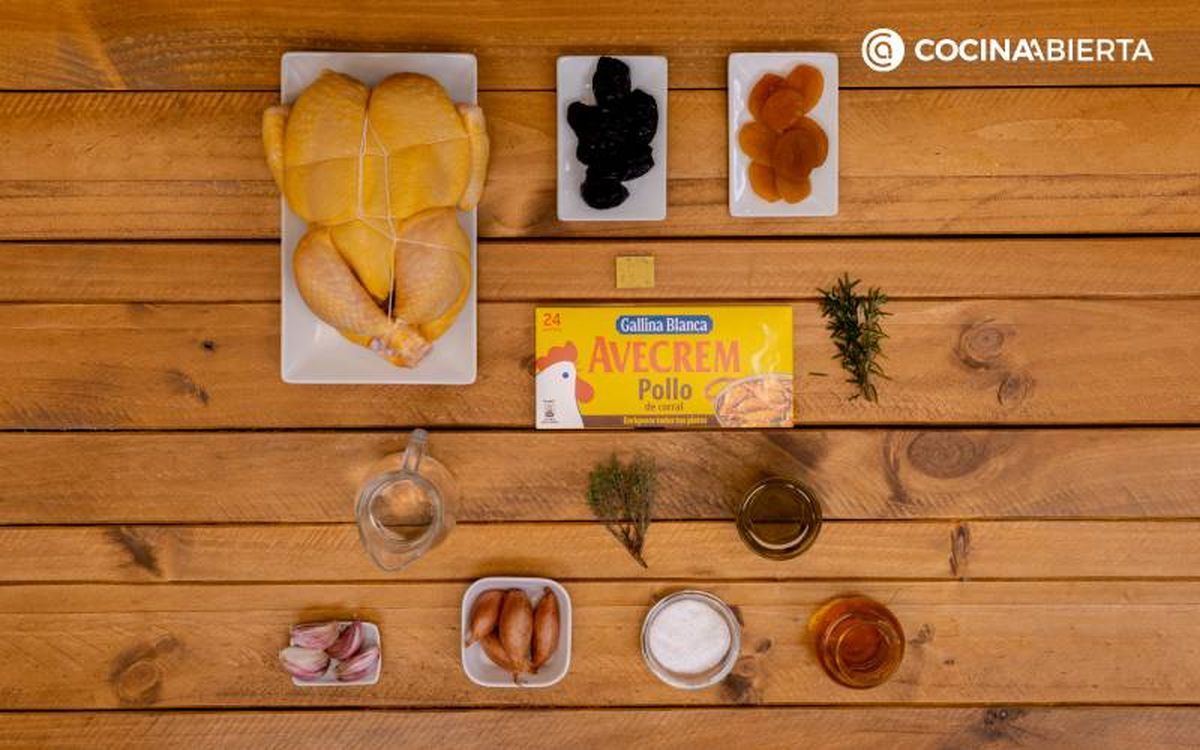 Ingredientes de la receta de pollo con orejones y ciruelas