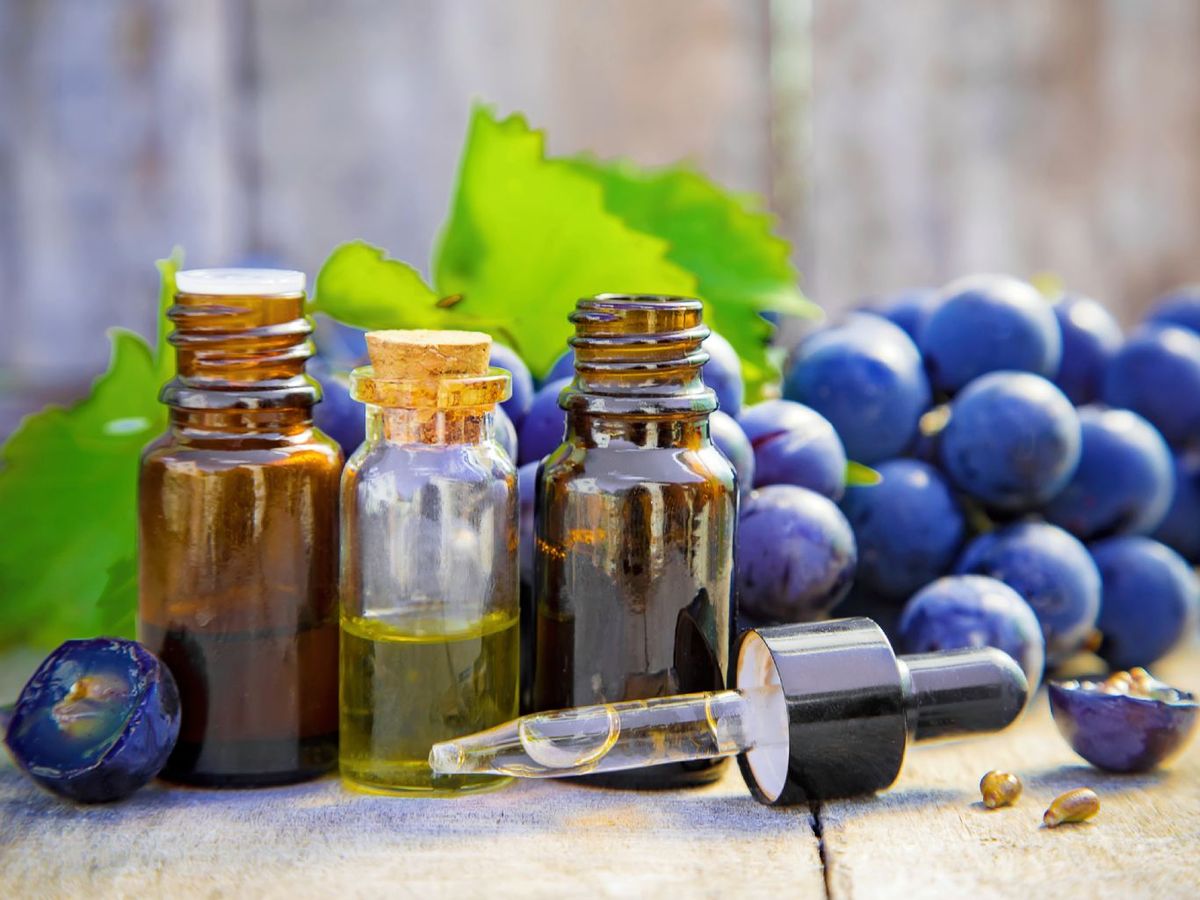 Las semillas son ricas en aceites esenciales que se usan en cosmética