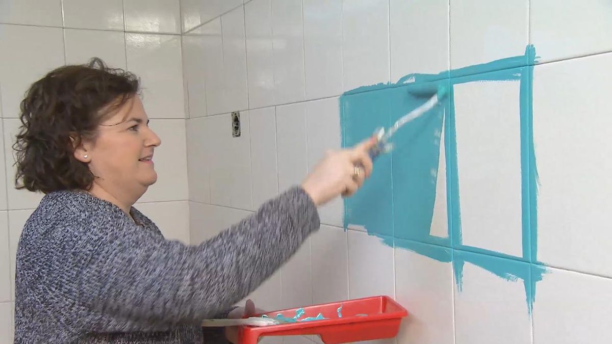 Deco764 Cocina rustica acogedora reloj madera sin obra paso 1