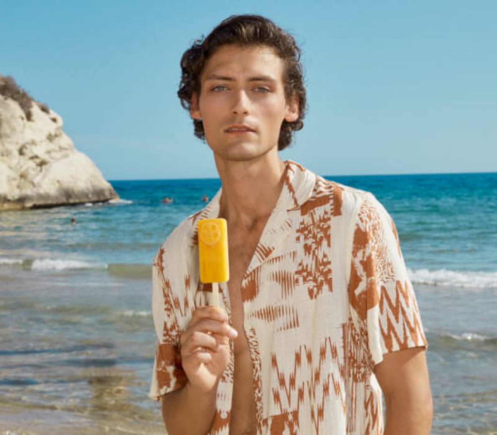 Yogur y lima, y Mango, mandarina y flor de azahar son los sabores de los polos Yogur y lima, y Mango, mandarina y flor de azahar son los sabores de los polos
