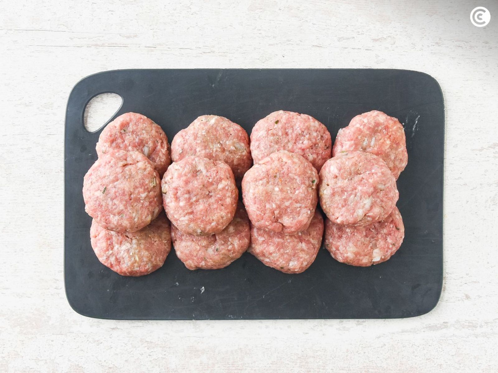 Dar forma de hamburguesas a las frikadellen