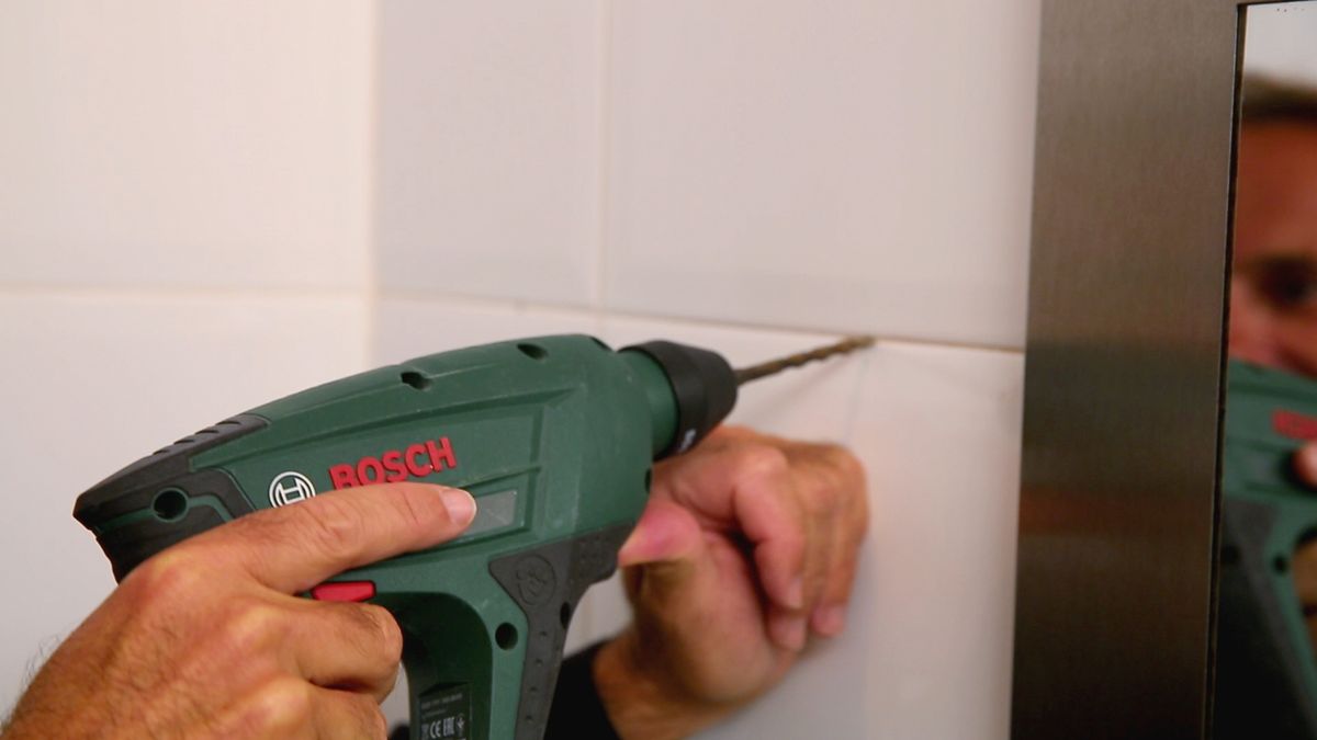 Cómo colocar un secador de manos paso 4