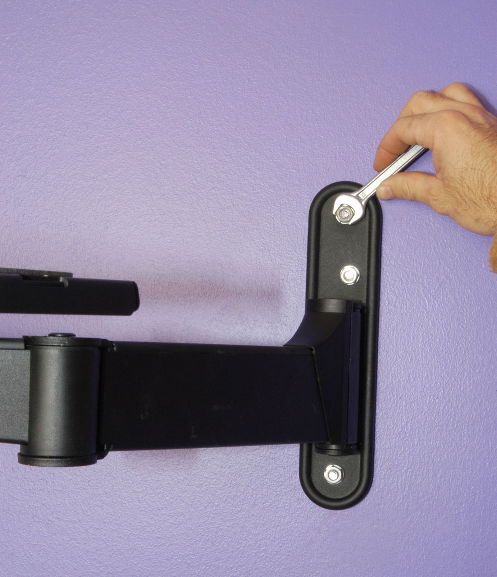 Cómo fijar un soporte para TV paso 8 Cómo fijar un soporte para TV paso 8