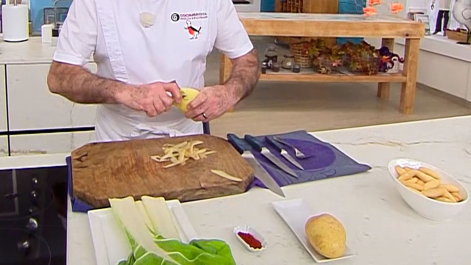 KARL6694 Cocido de acelgas con pringa potaje andaluz receta karlos arguinano paso3 KARL6694 Cocido de acelgas con pringa potaje andaluz receta karlos arguinano paso3