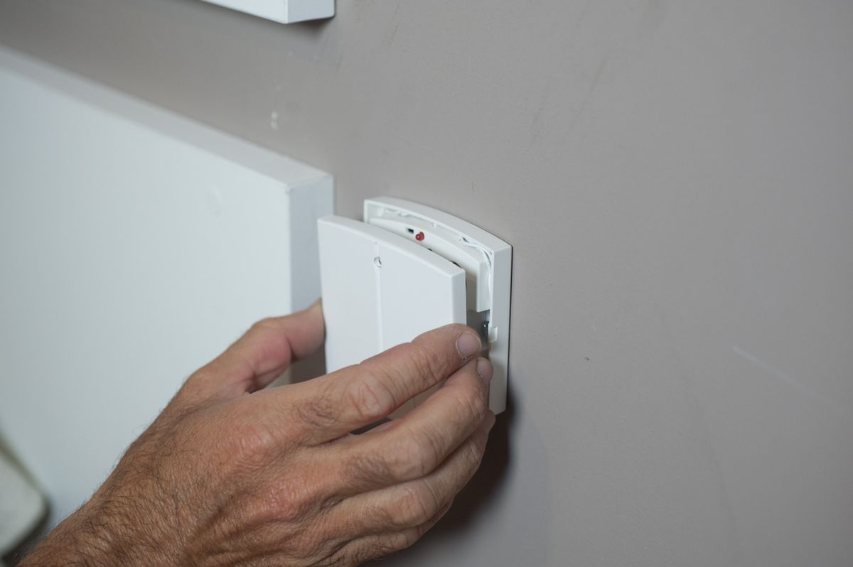 Bricomania 716 Interruptor con pulsador portatil p9