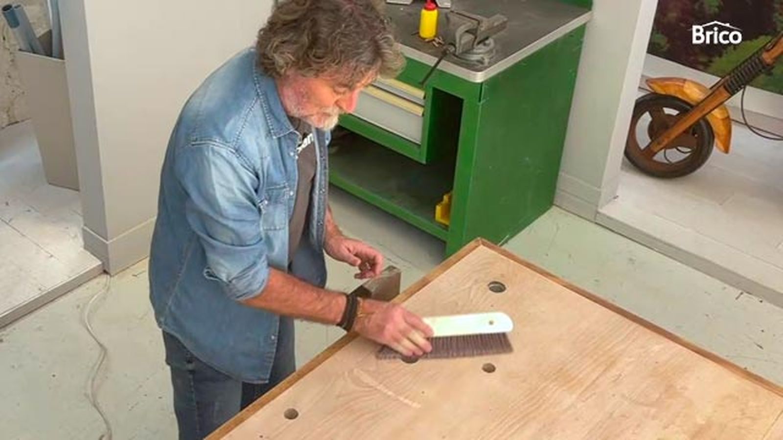 Como arreglar una mesa o banco de trabajo paso 3 Como arreglar una mesa o banco de trabajo paso 3