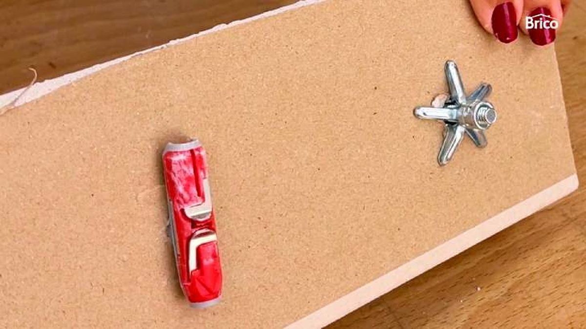 Tacos para colgar la television en pared de pladur