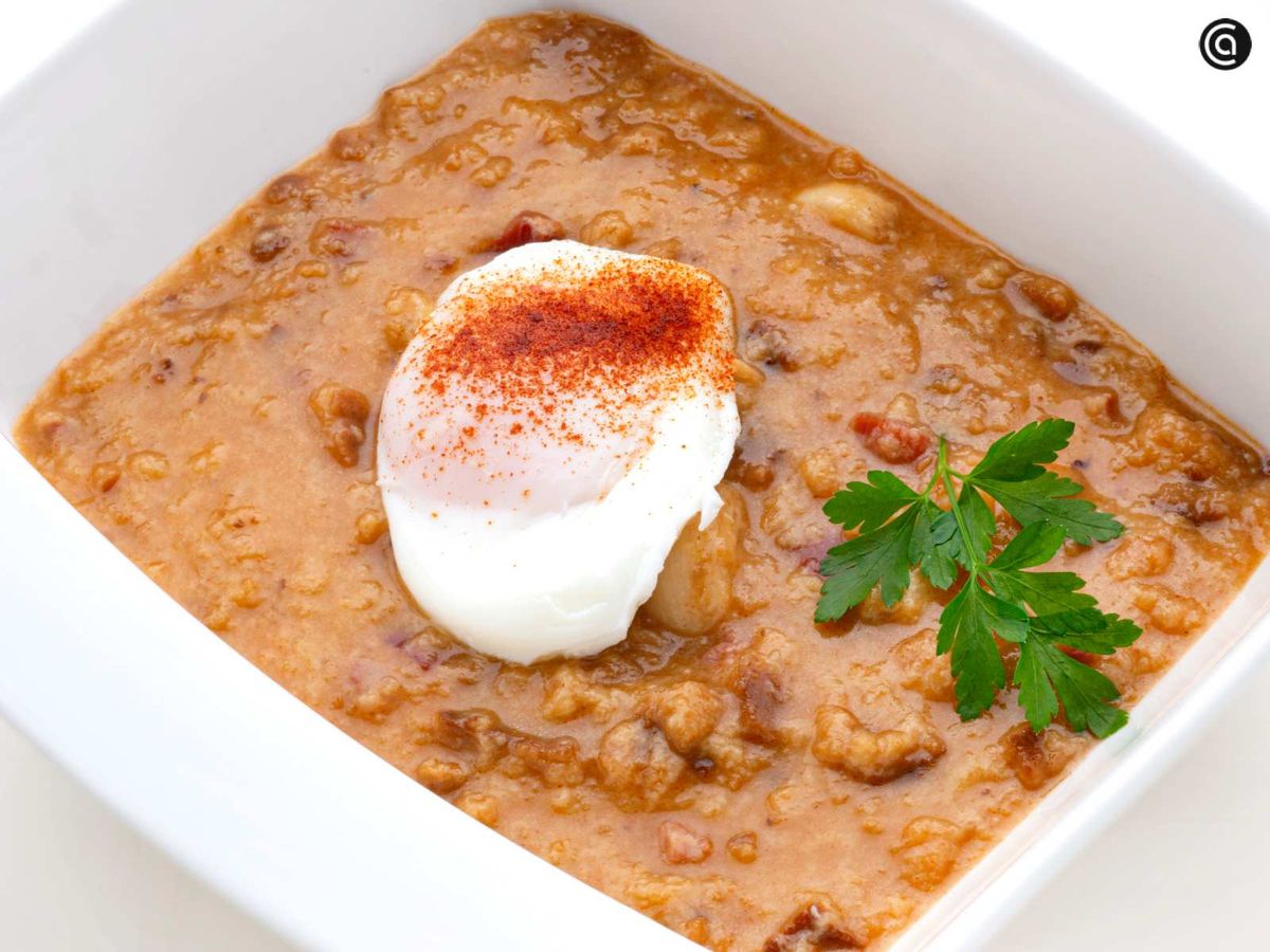 Sopa de ajo, receta sencilla de Karlos Arguiñano