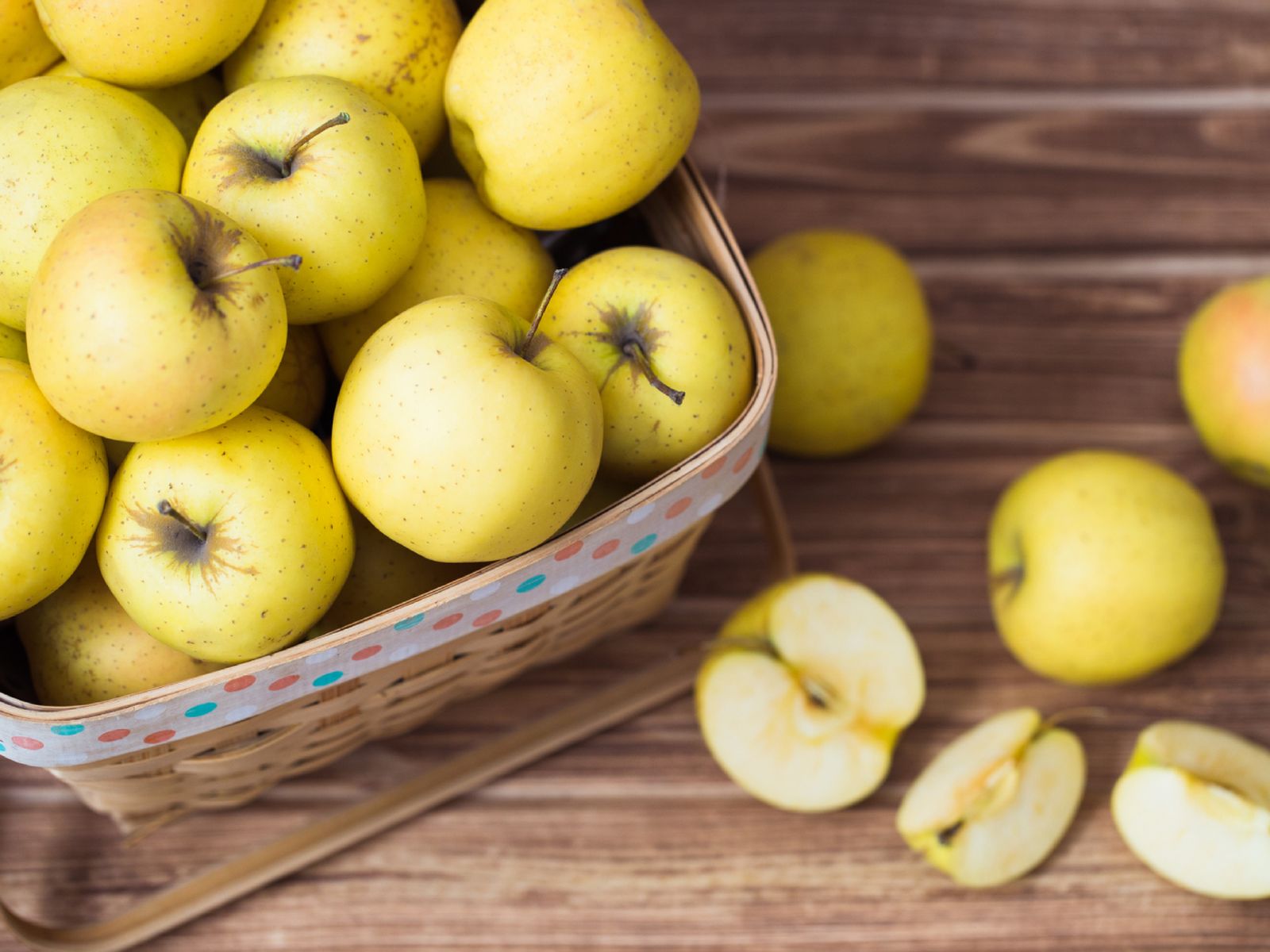 Manzanas Golden, suaves y jugosas, perfectas para postres y recetas del día a día.
