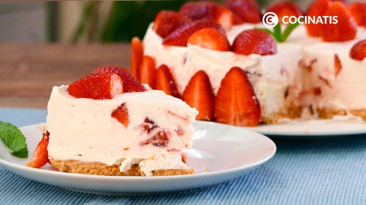 Receta de tarta de nata con fresas  paso 7