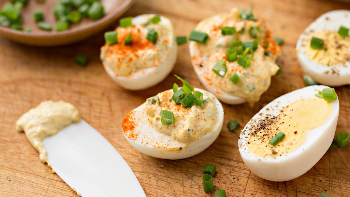 Huevos rellenos de espárragos