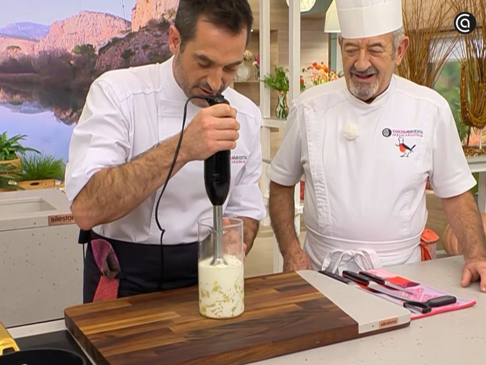 Trituramos el puré de patata que acompañará a la carne.