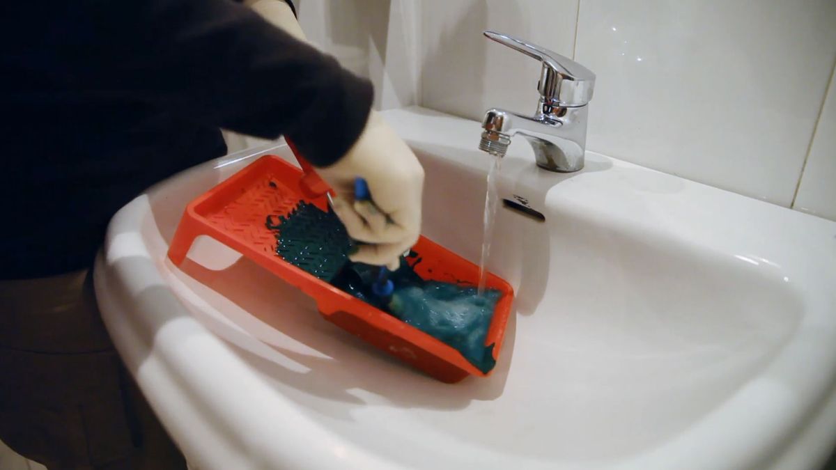 Cómo eliminar el óxido de un buzón de exterior paso 5