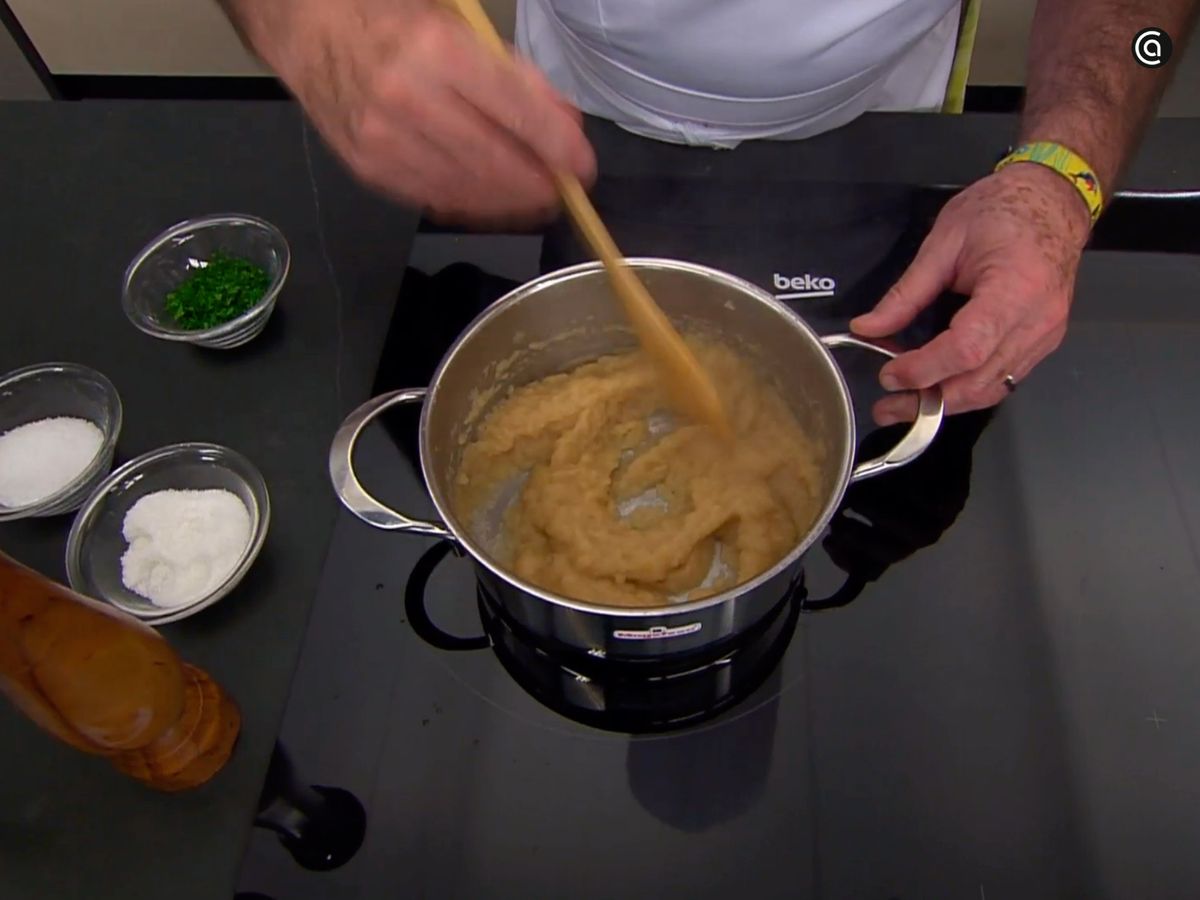 Cocina hasta que las manzanas se deshagan