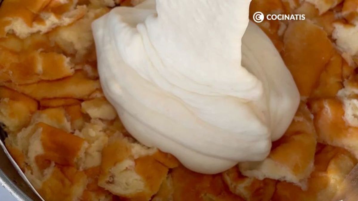 Rellenamos el molde con la mezcla de queso y Donuts