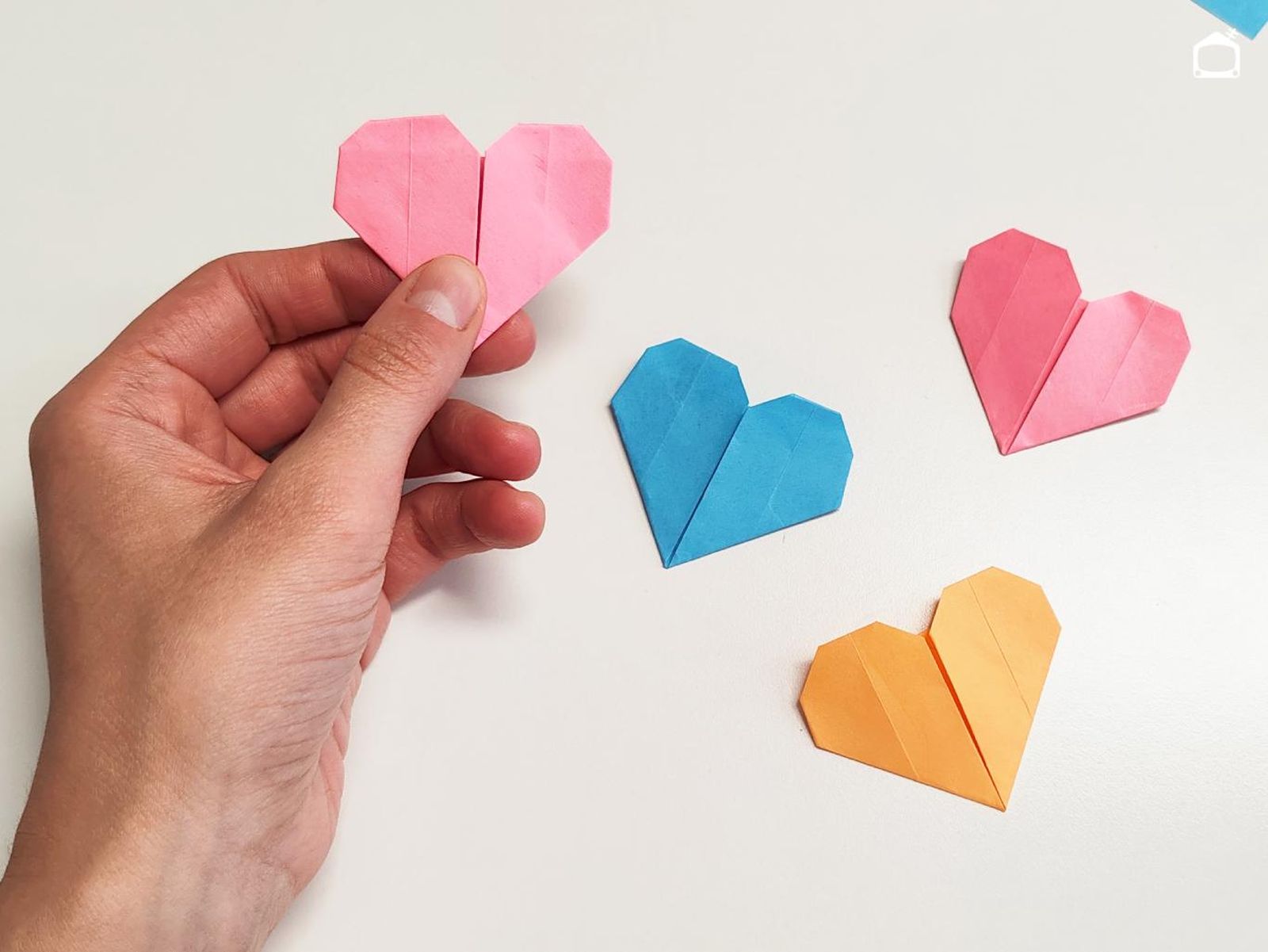Corazones de papel.