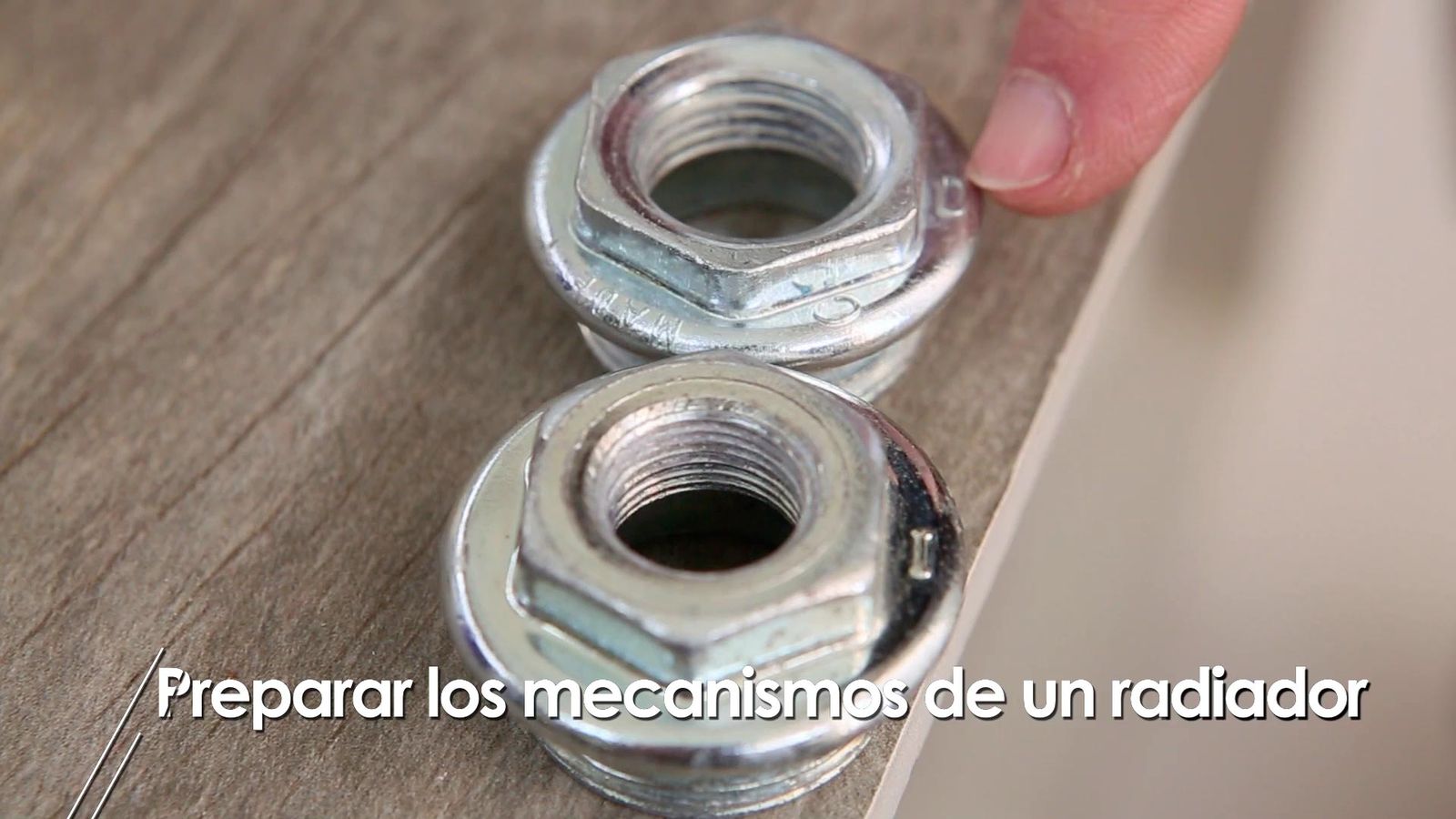 Colocar los mecanismos de un radiador paso 5 Colocar los mecanismos de un radiador paso 5