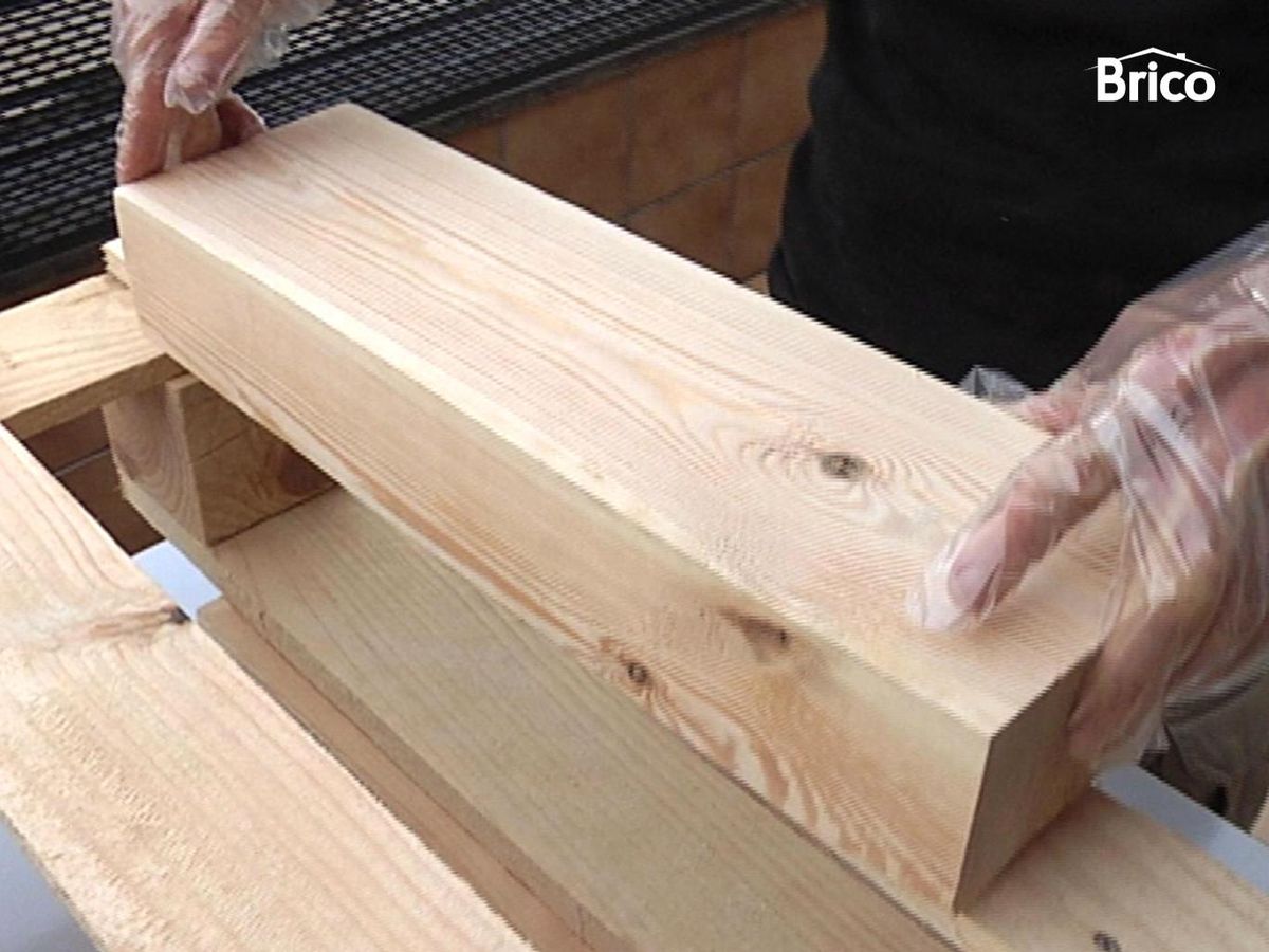 Fijar los soportes de la encimera de cristal