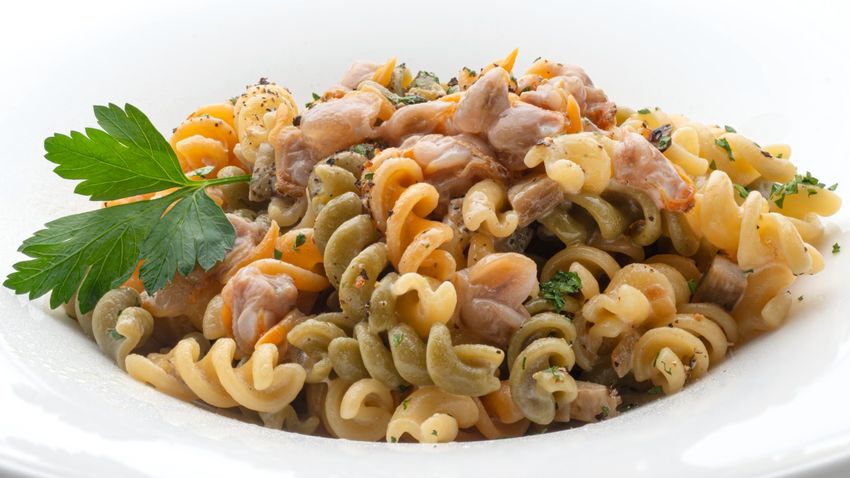 Espirales con berenjena y berberechos, receta sencilla de Karlos Arguiñano