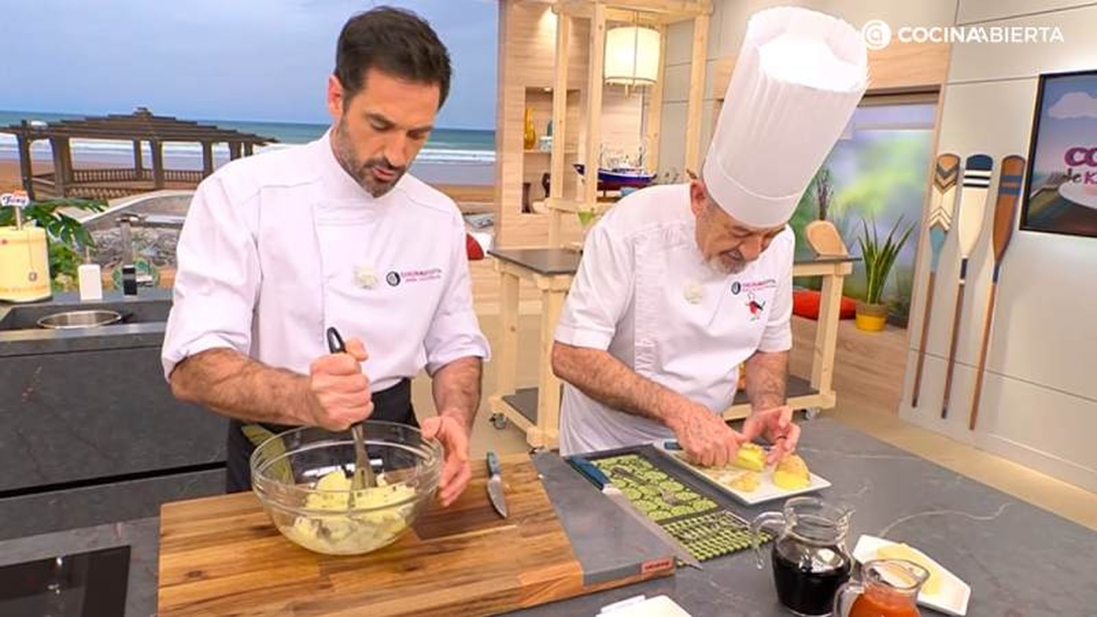 Joseba y Karlos Arguiñano preparan ñoquis caseros