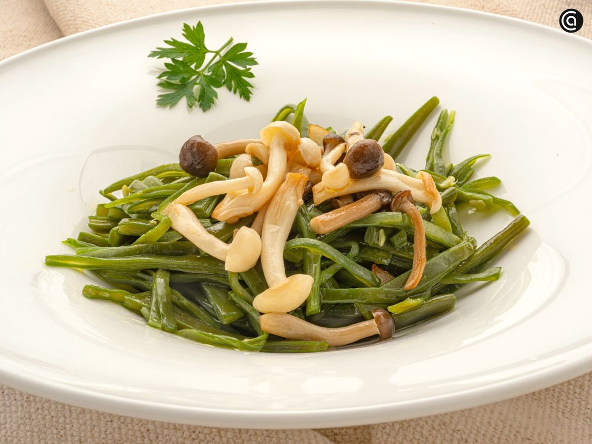Salteado de judías verdes con setas, receta de Karlos Arguiñano