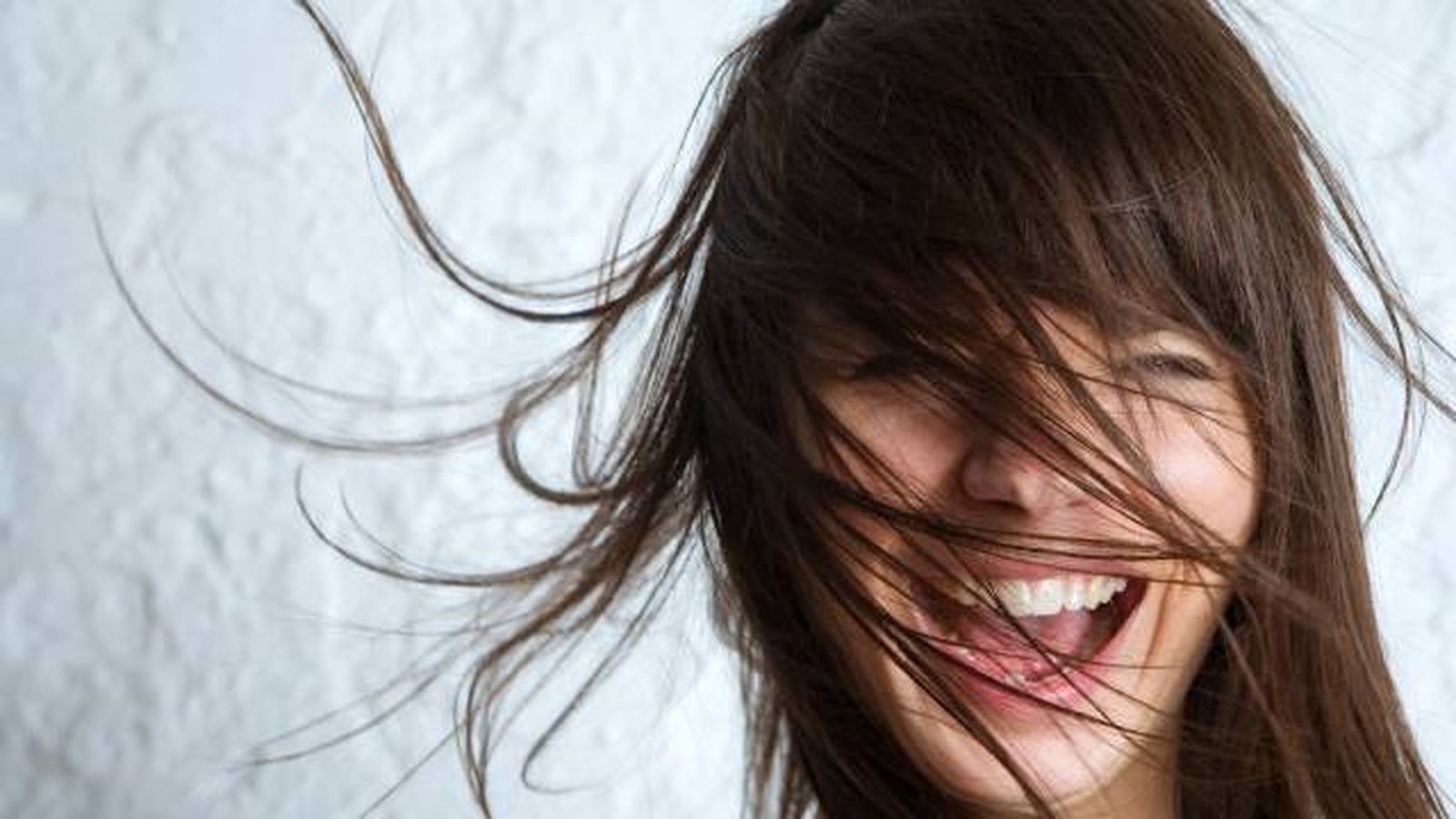 cabello castano mujer